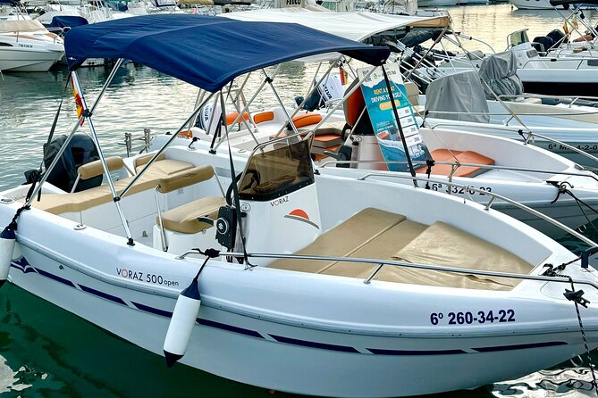 Boat Rental Without a License in Malaga - Key Points