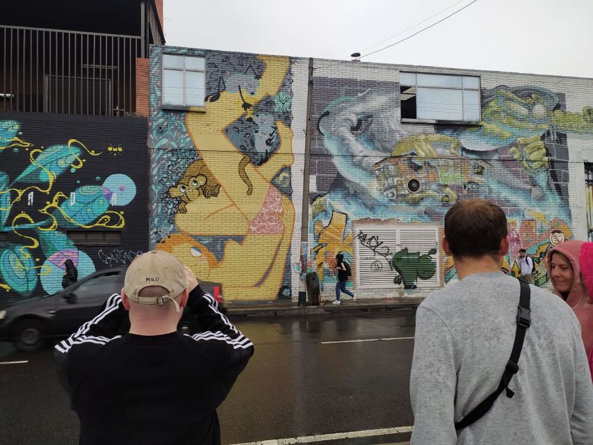 Bogotá: Graffiti District Guided Tour With Snack - Key Points