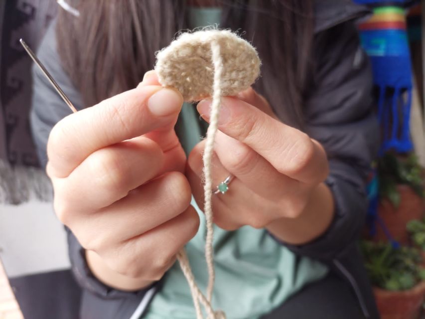 Bogotá: Traditional Colombian Bag Craft Workshop With Drink - Key Points