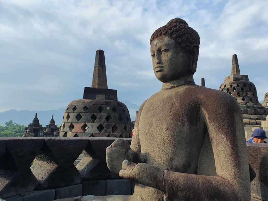 Borobudur Tour to the Temple's Top - Key Points