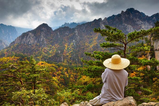 Breathtaking Autumn at Seoraksan National Park - Key Points