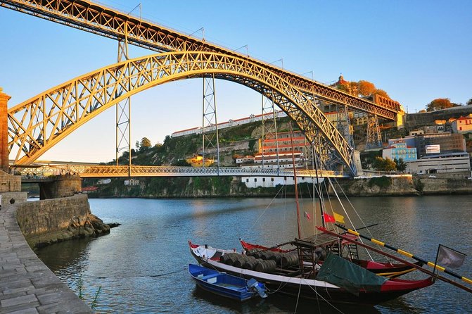 BRIDGES EXPERIENCE 2h-Private Yacht Tour in the City of Porto - Key Points