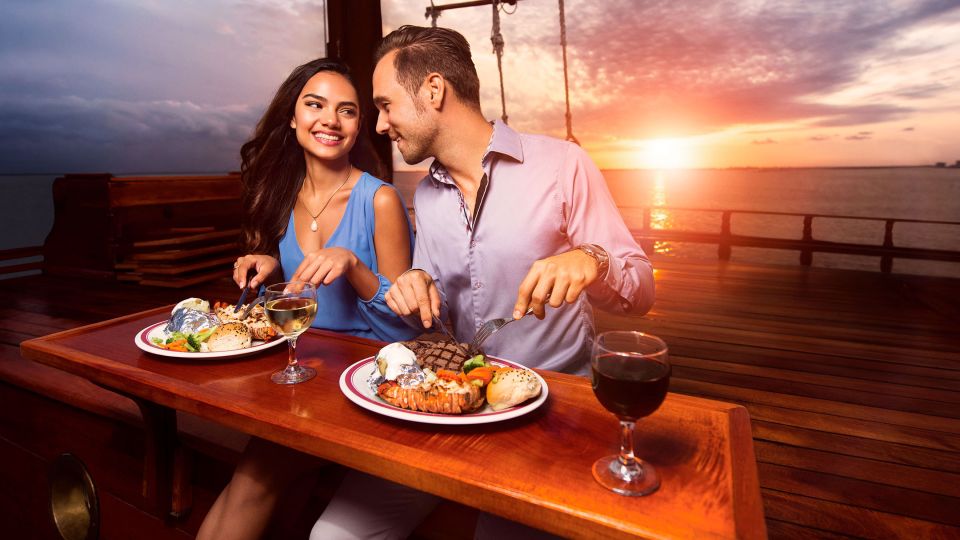 Cancun: Columbus The Romantic Dinner Cruise - Key Points