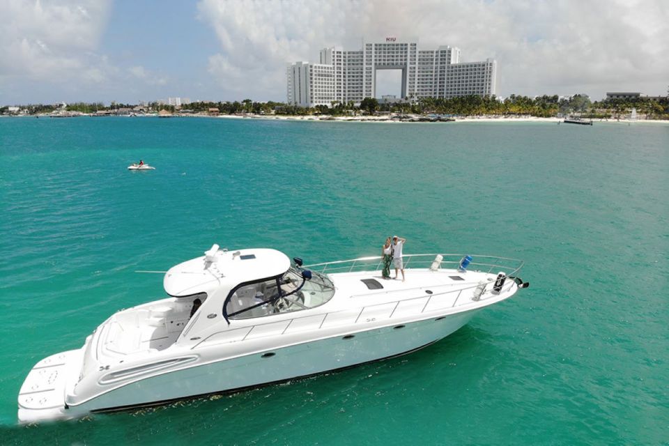 Cancun Private Yacht Sea Ray Sundancer 60 Feet - Key Points