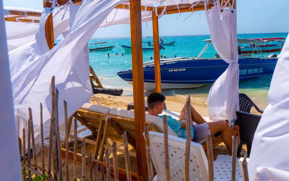Cartagena: Isla Baru Beach Club at Playa Blanca - Key Points