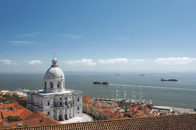 Catamaran Cultural Tour Through Lisbon - Key Points