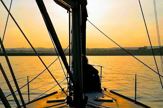 Catania Sailing Vibe Sunset - Key Points