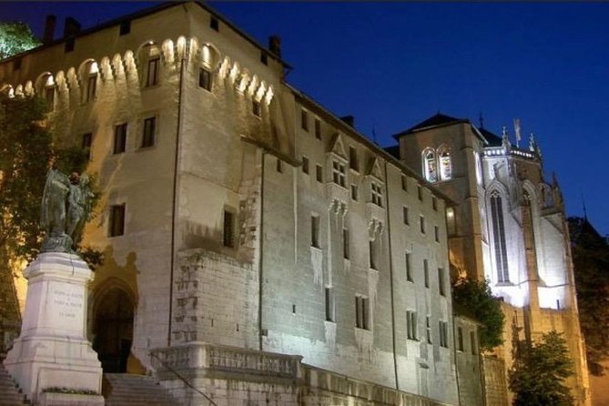 CHAMBERY Private Walking Tour of Chambéry Historical Center - Key Points