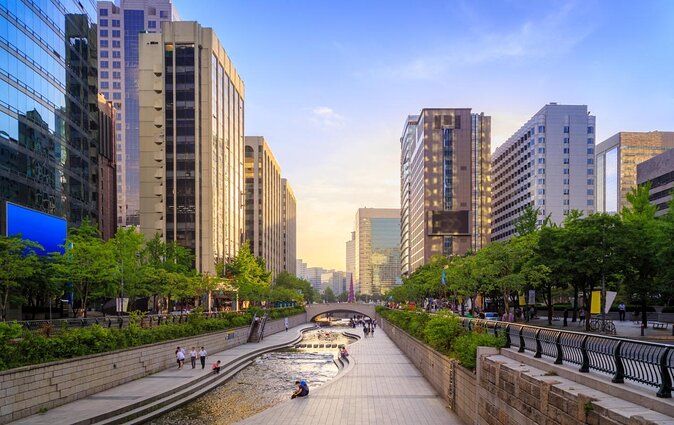 Cheonggyecheon Night Walk Tour With Korean Young Locals - Key Points