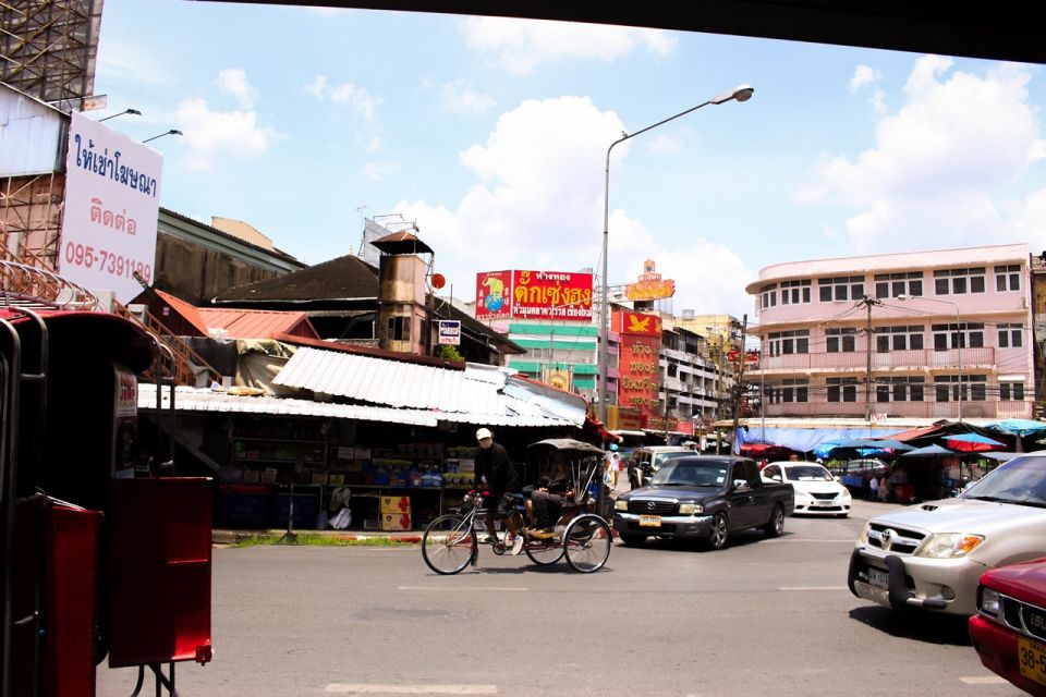 Chiang Mai: Market and Trishaw Ride Tour With Local Lunch - Key Points