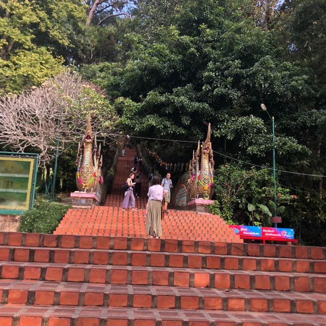 Chiang Mai Monk's Trail Wat Pha Lat & Visit Wat Doi Suthep - Key Points