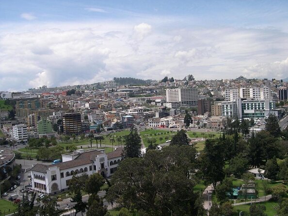 City Tour in Quito. Muffin, Cable Car, Historic Center and Middle of the World - Key Points