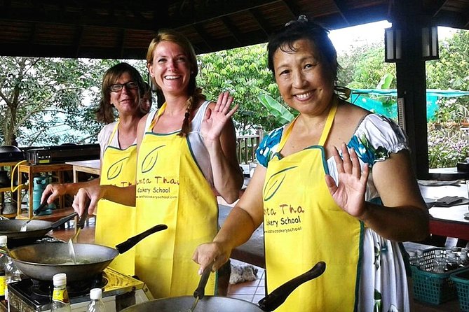 Cooking Class and Market Tour at Lanta Thai Cookery School on Koh Lanta - Key Points