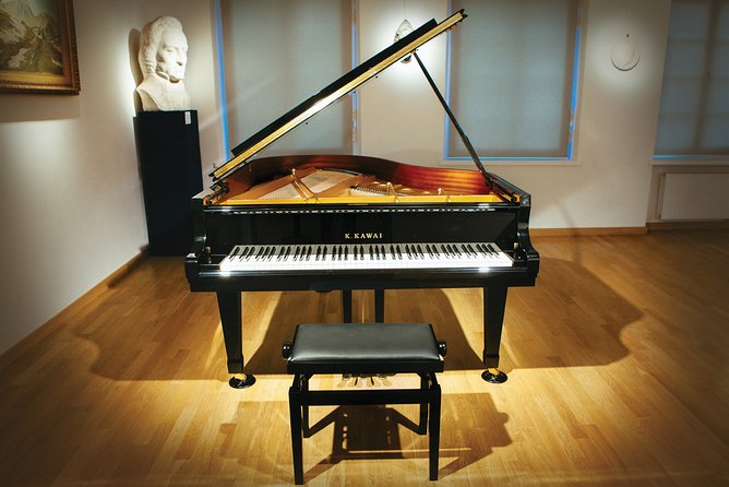 Daily Live Piano Chopins Concerts at 6:30 Pm in the Warsaw Archdiocese Museum - Key Points