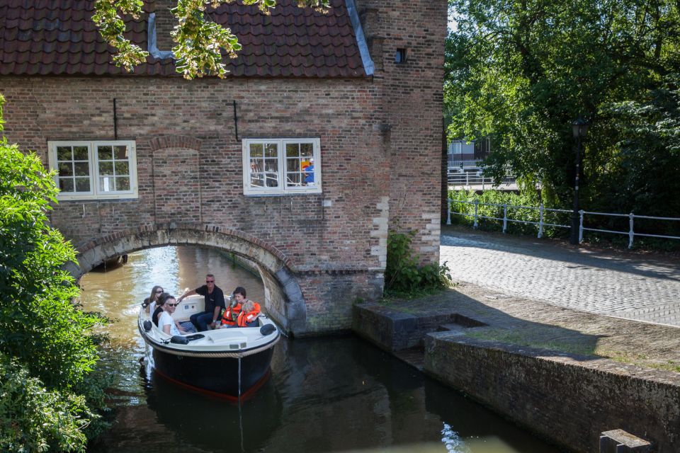 Delft: Vermeer History Open Boat Cruise - Key Points