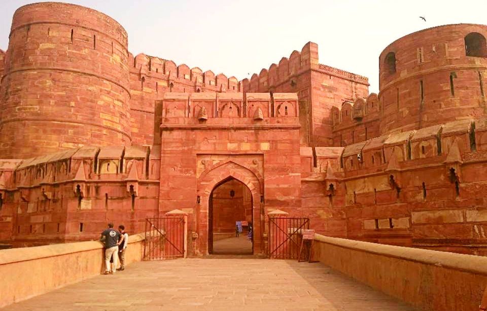 Delhi Agra Day Trip by Car With Agra Fort and Fatehpur Sikri - Key Points
