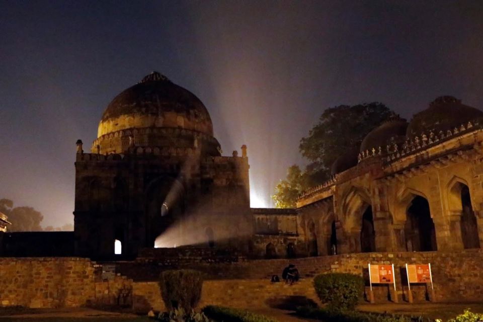 Delhi: Heritage Night Walking Tour With Food Tasting - Key Points