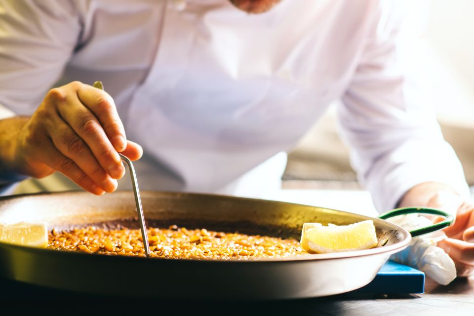 Denver : Paella Cooking Class With Local Chef - Key Points