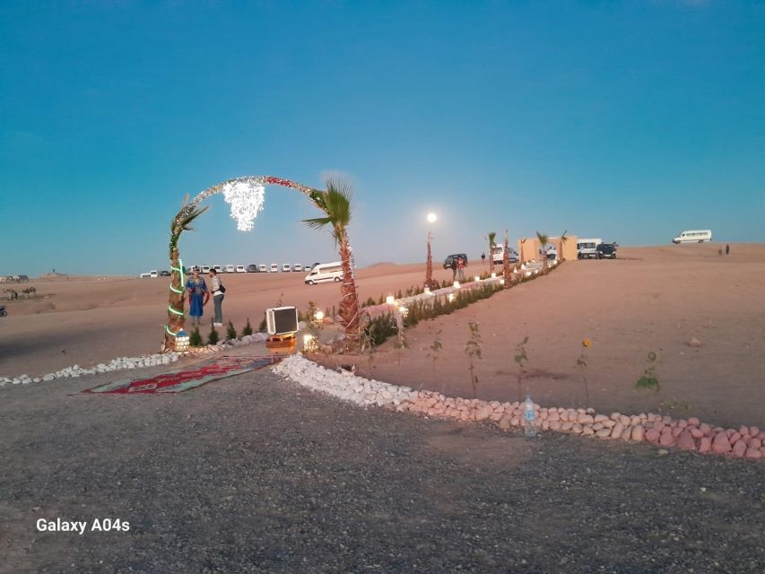 Desert Delights: Dinner & Show Spectacular in Agafay Desert - Key Points