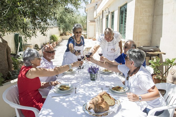 Dining & Cooking Demo at Locals Home in Montepulciano - Key Points
