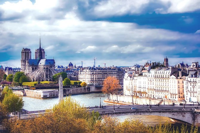 Discover Paris: 2-Hour Walking Tour of the Old Town - Key Points