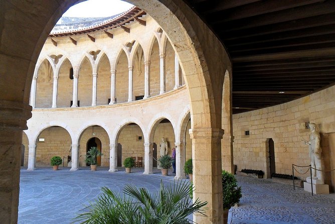 Discover the Major Cultural Attractions of Palma De Mallorca on a Private Tour - Tour Overview