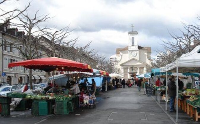 Discovery Walk Through Carouge With a Local - Key Points