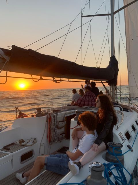 Douro Sunset Sailboat Experience in Porto - Key Points