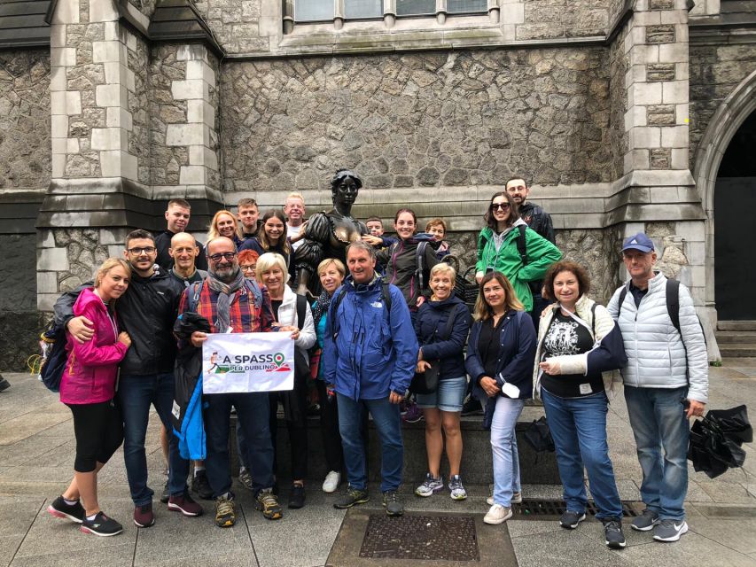 Dublin Highlights: 2.45-Hour Walking Tour in Italian - Key Points