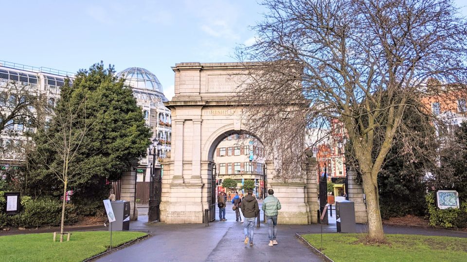 Dublin: Self-guided Walk Irish History in St. Stephens Green - Key Points