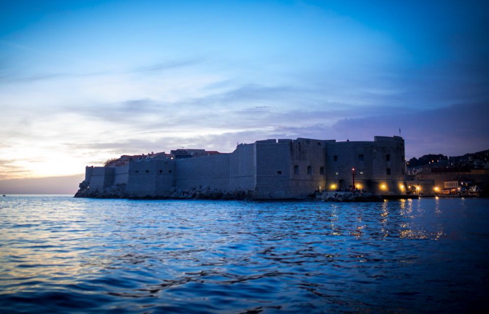 Dubrovnik: Panoramic Sunset Cocktail Cruise Around Old Town - Key Points