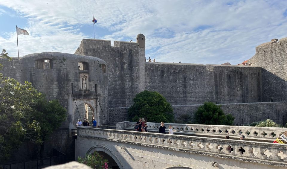 Dubrovnik Walking Tour With 4 Main Museums - Key Points