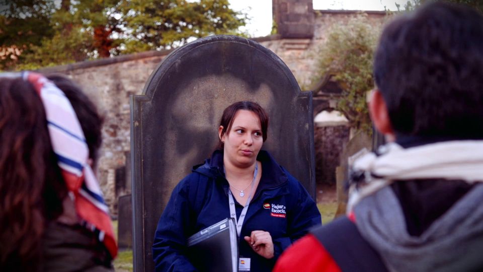 Edinburgh: 2-Hour Ghost Tour in Spanish - Key Points