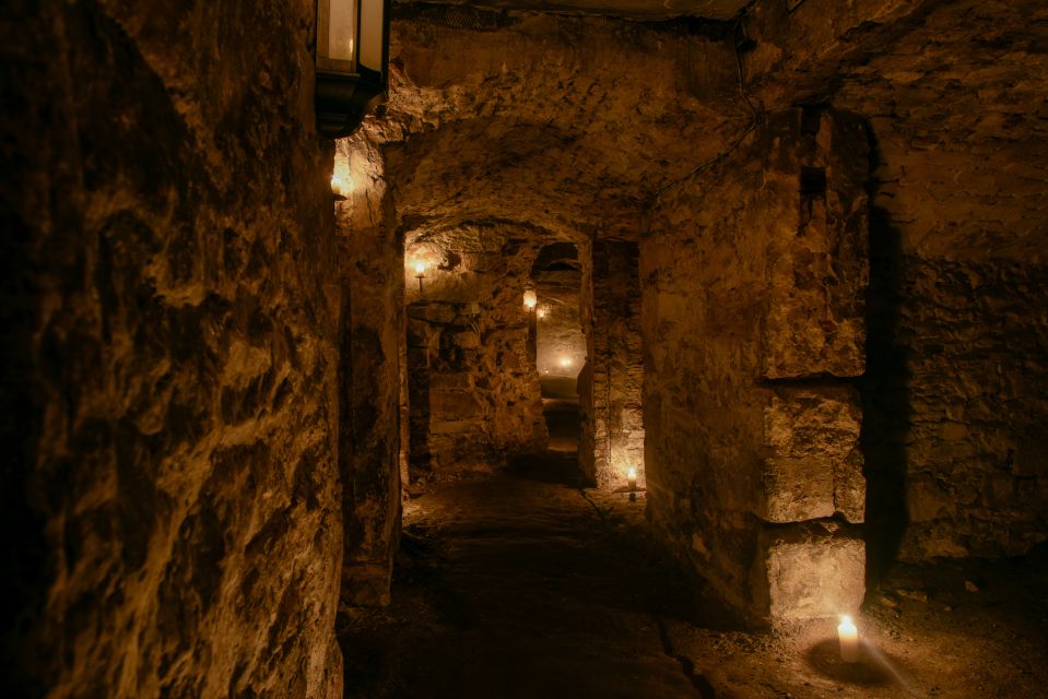 Edinburgh: Ghostly Underground Vaults Small-Group Tour - Key Points