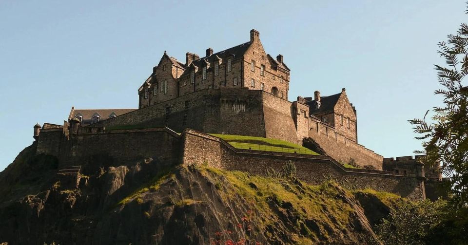 Edinburgh: Self-Guided Murder Mystery Tour by the Castle - Key Points