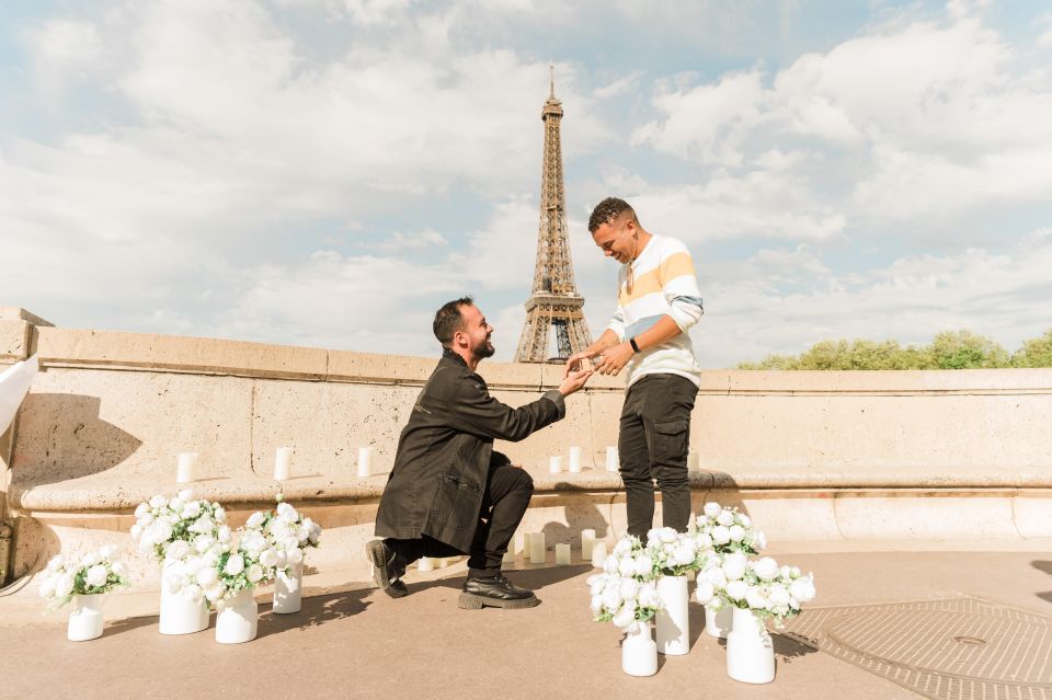 Eiffel Tower Proposal Lgbtqia / 1h Photographer - Key Points