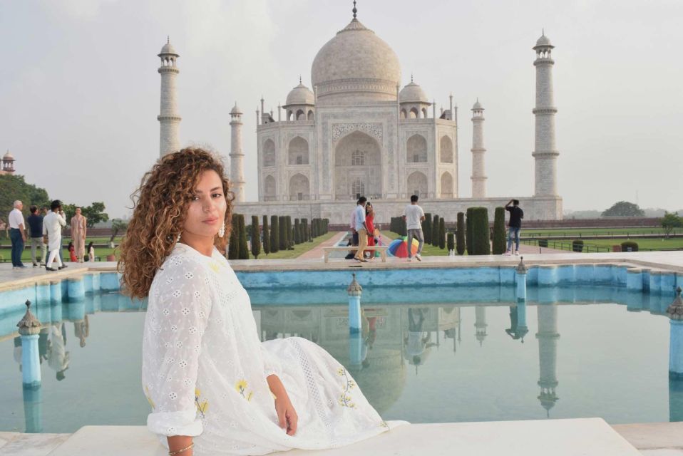 Set out on an Express Journey to Taj : Same Day Bliss at Taj - Key Points