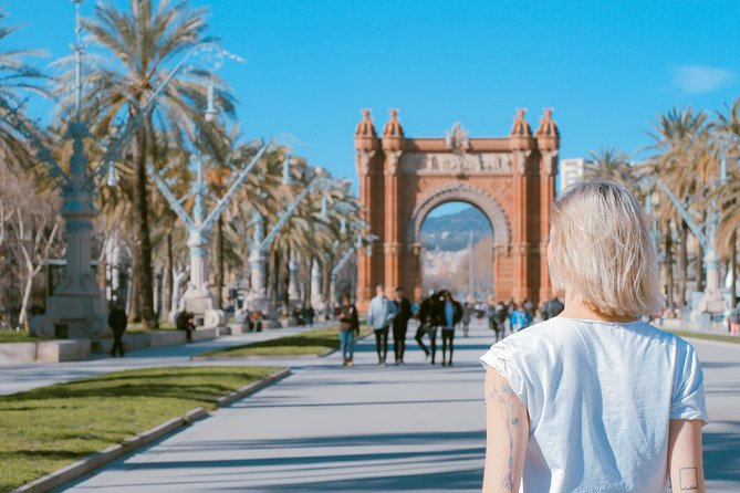 Explore Barcelona in 90 Minutes With a Local - Experience Barcelonas Must-See Landmarks