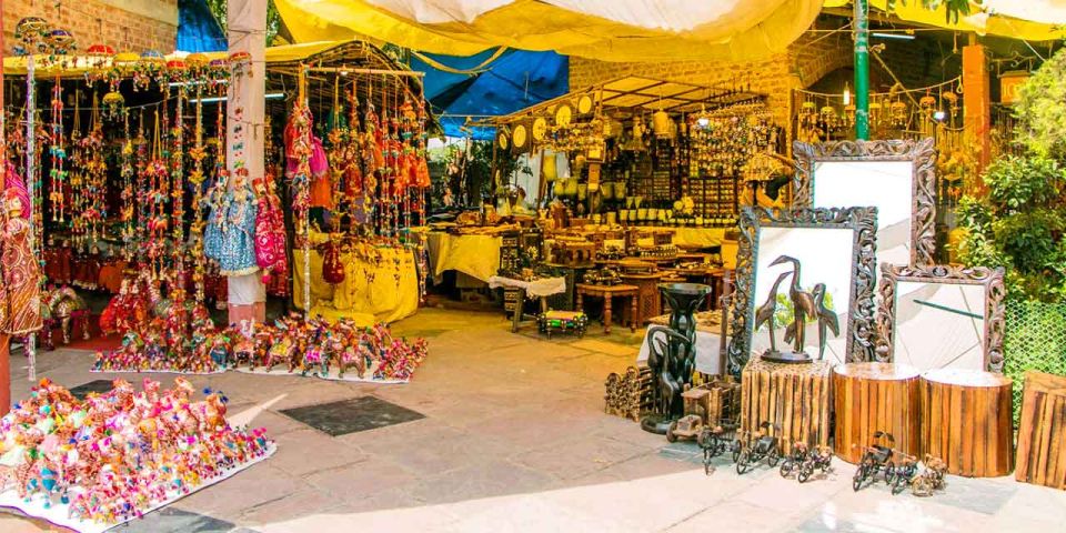 Explore Delhi's Shopper's Paradise-Bargain & Shop Like a Pro - Key Points