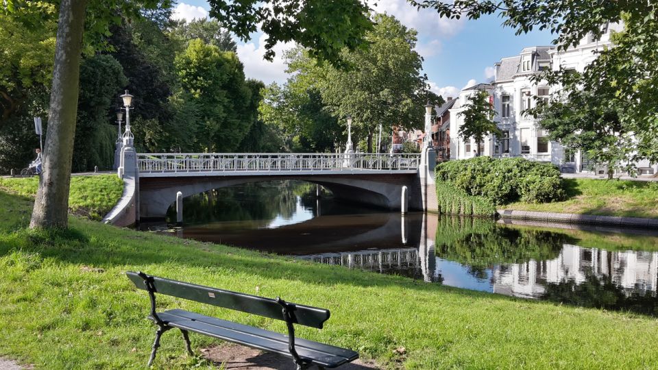 Explore Gems of Utrecht Walking Tour for Couples - Key Points
