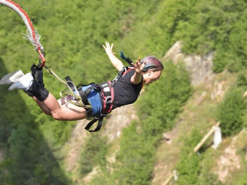 Extreme Activity Bungee Jumping - Key Points