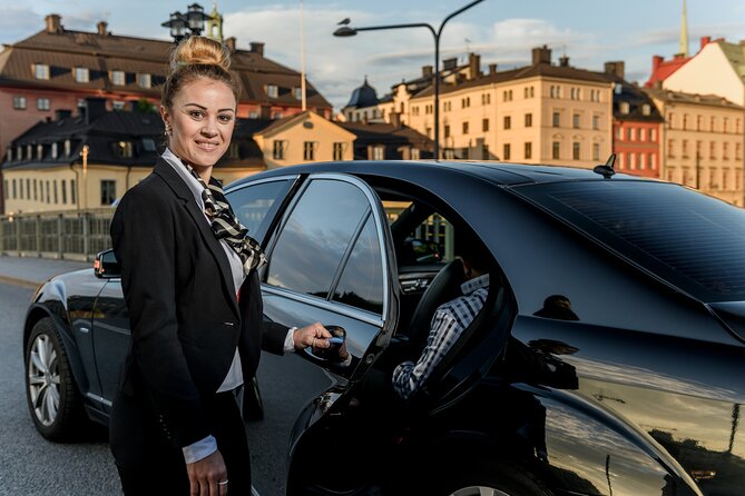 First Class Airport Limousine Transfer: Arlanda Airport to Stockholm City - Key Points