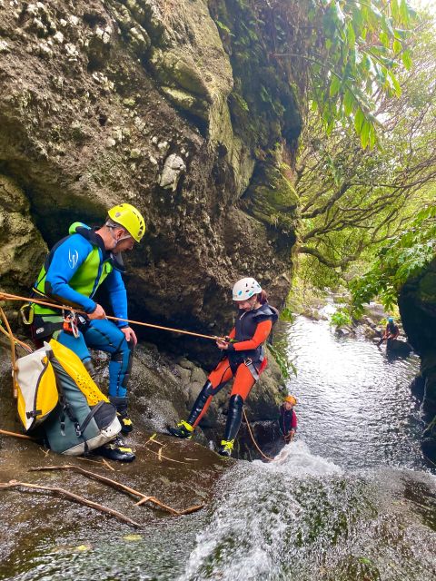 Flores: Ilhéus Inferior Canyoning With a Guide and Snack - Key Points