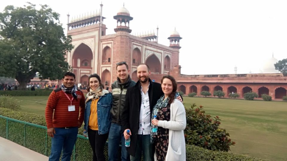 From Agra: Private Guided Tour Agra and Fatehpur Sikri - Key Points