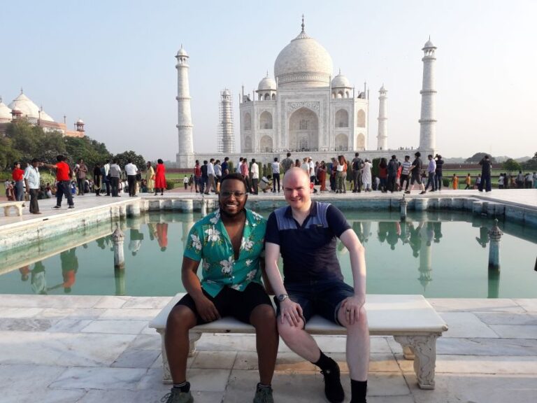 From Delhi: Private Taj Mahal Sunrise and Agra Fort Tour