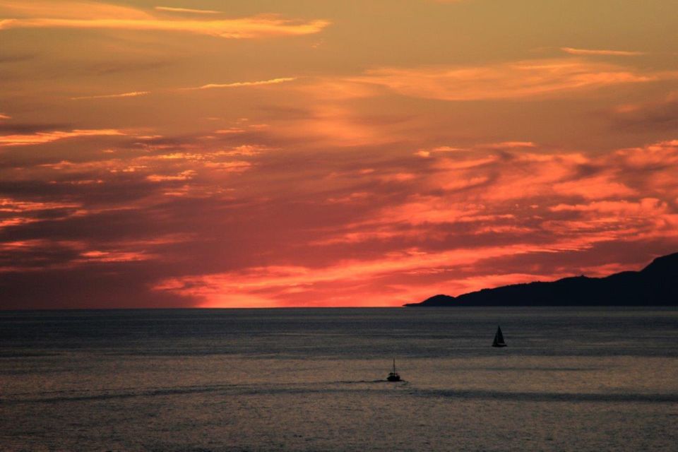 From Dubrovnik: Golden Hour Sunset Cruise With Free Drinks - Key Points
