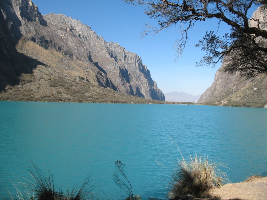 From Huaraz: Guided Hiking Tour of Llanganuco Lakes & Entry - Key Points