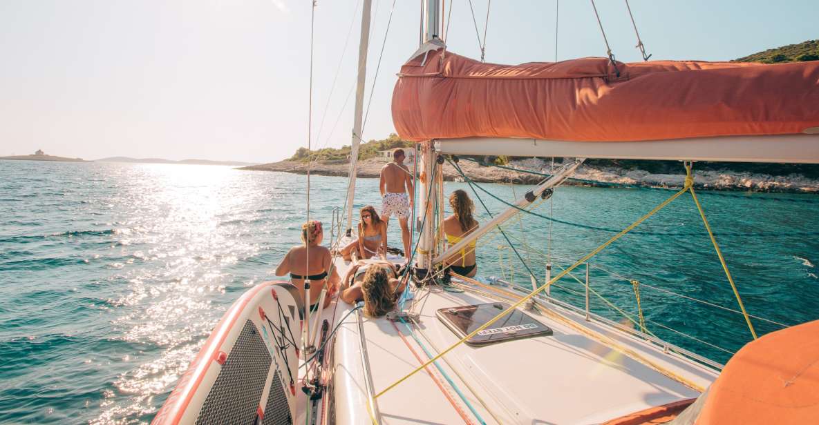 From Hvar: Pakleni Islands & Red Rocks Comfort Sailboat Tour - Key Points