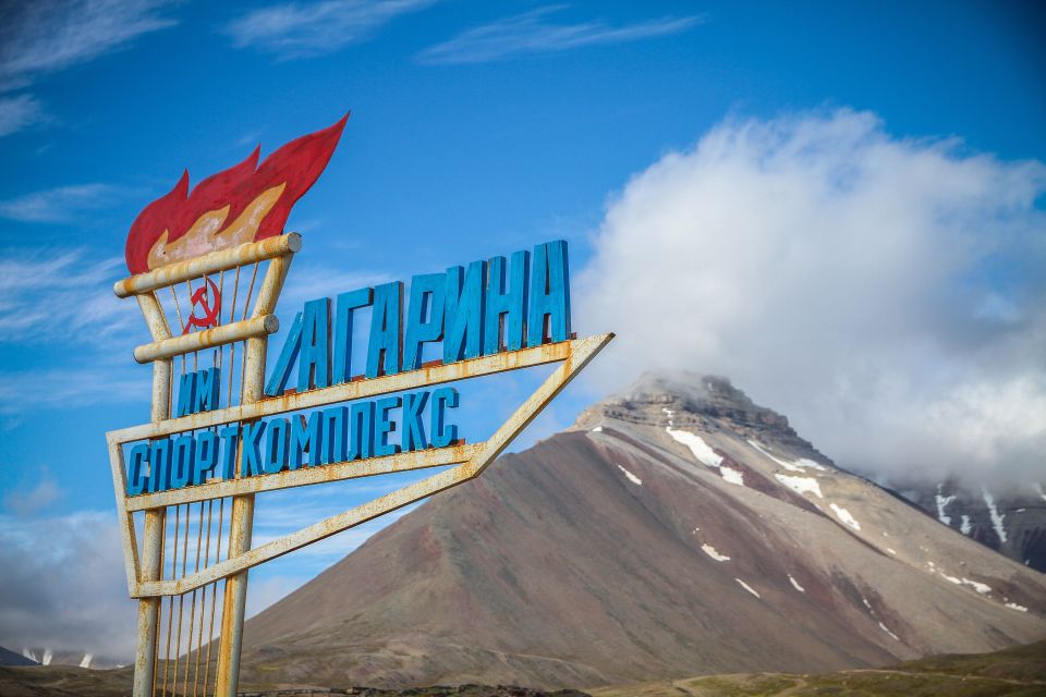 From Longyearbyen: Pyramiden Private Photo Tour W/ Transfer - Key Points