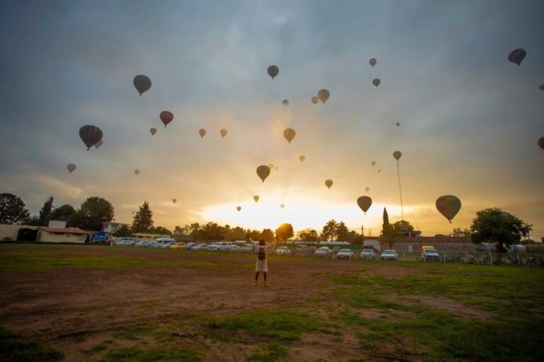 From Mexico City: Hot Air Balloon & Bike Tour in Teotihuacan